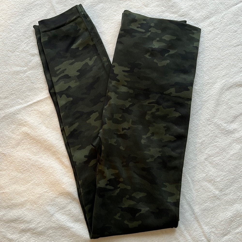 NWOT spanx xl camo leggings